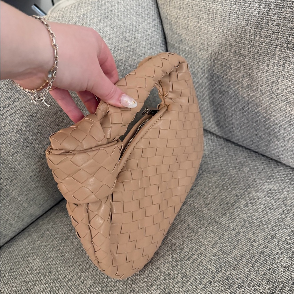 Tan Woven Purse - Picture 2 of 6